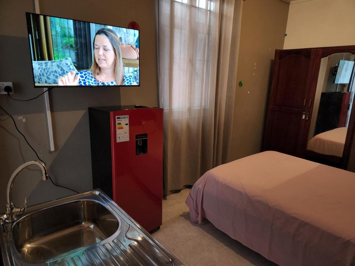 Backpackers Rental Room/Bathroom Only La Gaulette Esterno foto